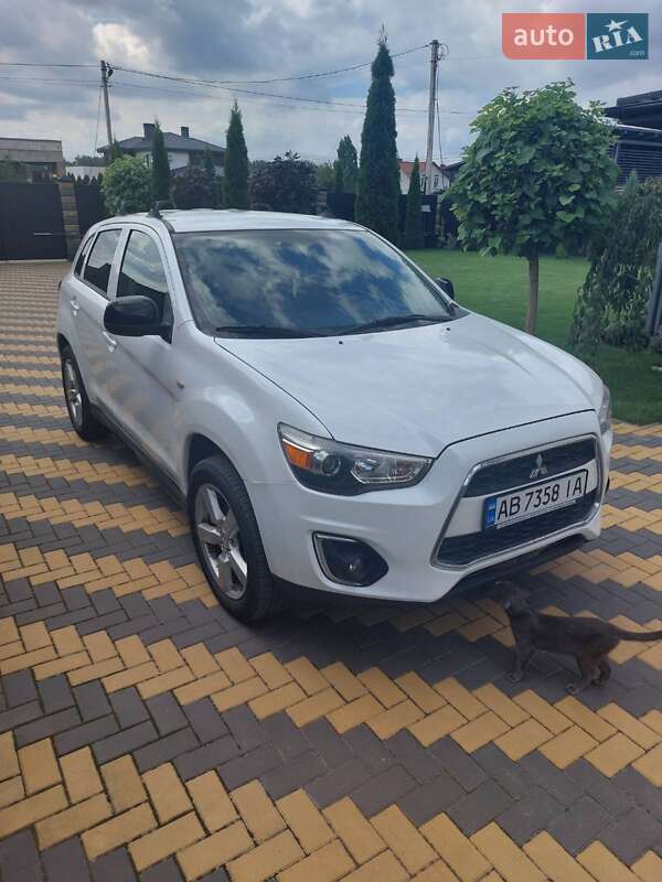 Внедорожник / Кроссовер Mitsubishi Outlander Sport 2015 в Луцке