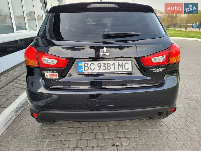 Позашляховик / Кросовер Mitsubishi Outlander Sport 2015 в Львові