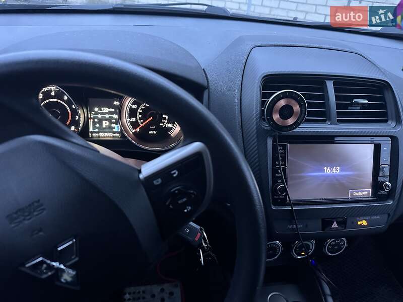 Внедорожник / Кроссовер Mitsubishi Outlander Sport 2018 в Одессе