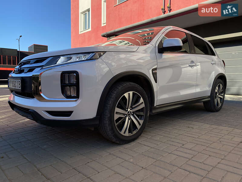 Позашляховик / Кросовер Mitsubishi Outlander Sport 2020 в Івано-Франківську