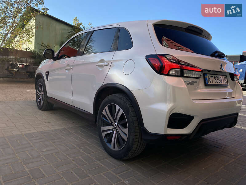 Позашляховик / Кросовер Mitsubishi Outlander Sport 2020 в Івано-Франківську