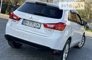 Позашляховик / Кросовер Mitsubishi Outlander Sport 2015 в Одесі