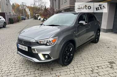 Позашляховик / Кросовер Mitsubishi Outlander Sport 2018 в Львові