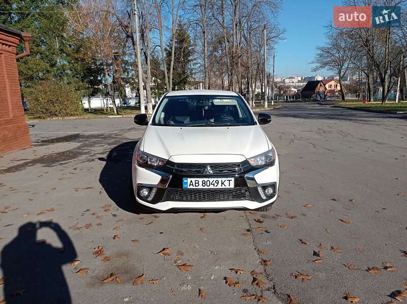 Внедорожник / Кроссовер Mitsubishi Outlander Sport 2018 в Виннице