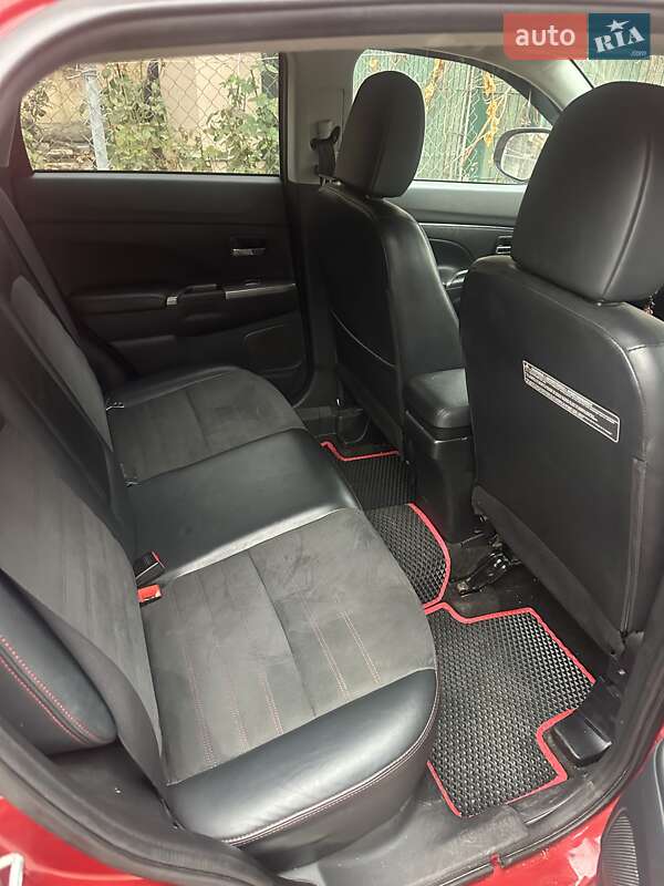 Внедорожник / Кроссовер Mitsubishi Outlander Sport 2018 в Одессе