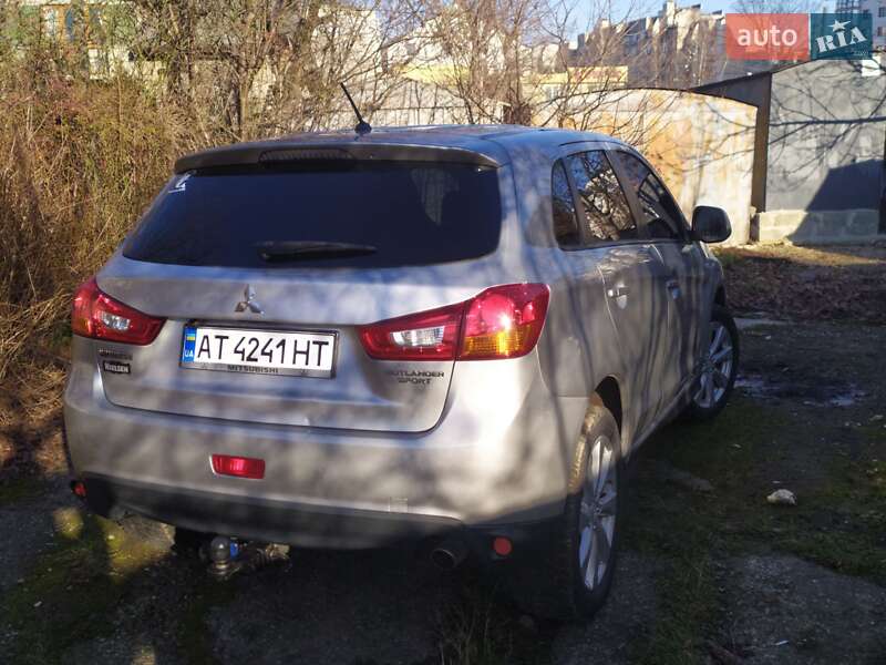 Внедорожник / Кроссовер Mitsubishi Outlander Sport 2013 в Ивано-Франковске