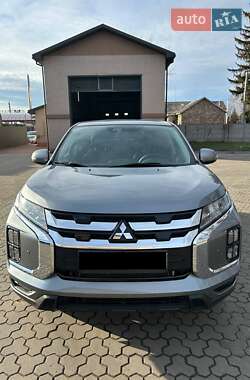 Внедорожник / Кроссовер Mitsubishi Outlander Sport 2022 в 