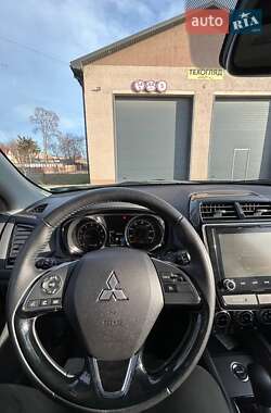 Внедорожник / Кроссовер Mitsubishi Outlander Sport 2022 в 