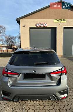 Внедорожник / Кроссовер Mitsubishi Outlander Sport 2022 в 