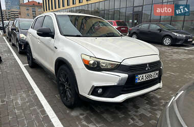 Позашляховик / Кросовер Mitsubishi Outlander Sport 2017 в Києві