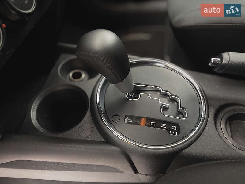 Внедорожник / Кроссовер Mitsubishi Outlander Sport 2015 в Киеве