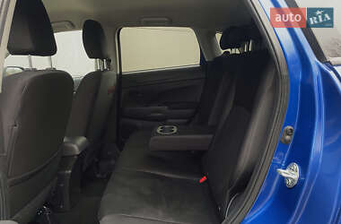 Внедорожник / Кроссовер Mitsubishi Outlander Sport 2015 в 