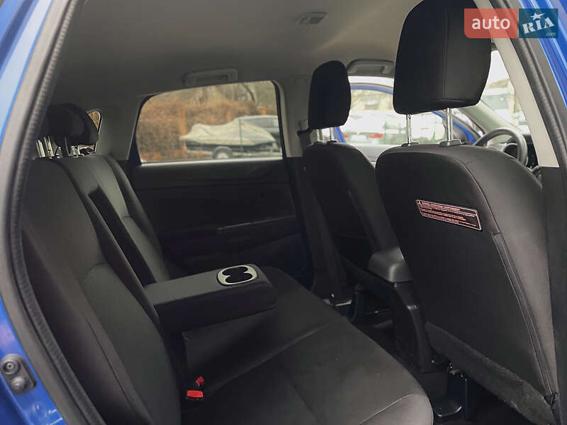 Внедорожник / Кроссовер Mitsubishi Outlander Sport 2015 в Киеве