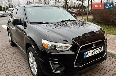 Позашляховик / Кросовер Mitsubishi Outlander Sport 2014 в Києві