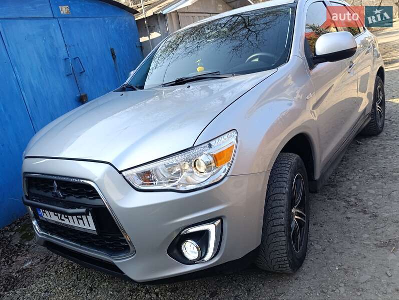 Внедорожник / Кроссовер Mitsubishi Outlander Sport 2013 в Ивано-Франковске