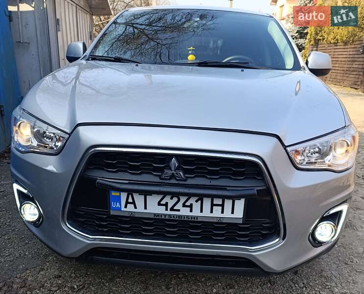 Внедорожник / Кроссовер Mitsubishi Outlander Sport 2013 в Ивано-Франковске