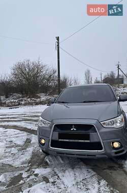 Позашляховик / Кросовер Mitsubishi Outlander Sport 2011 в 