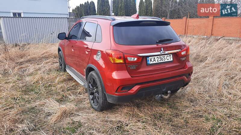 Позашляховик / Кросовер Mitsubishi Outlander Sport 2019 в Києві