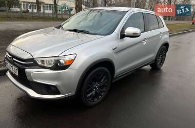 Внедорожник / Кроссовер Mitsubishi Outlander Sport 2018 в 