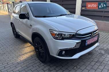 Внедорожник / Кроссовер Mitsubishi Outlander Sport 2018 в Львове