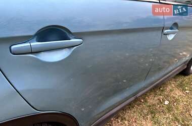 Внедорожник / Кроссовер Mitsubishi Outlander Sport 2013 в 