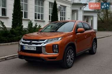 Внедорожник / Кроссовер Mitsubishi Outlander Sport 2022 в 