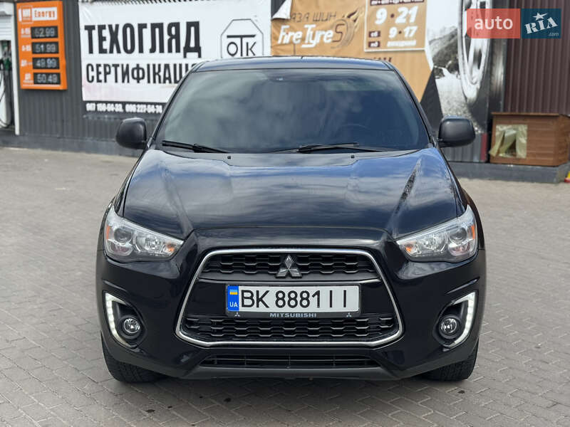 Внедорожник / Кроссовер Mitsubishi Outlander Sport 2015 в Ровно