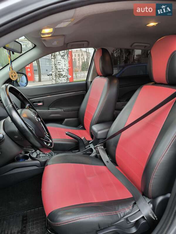 Внедорожник / Кроссовер Mitsubishi Outlander Sport 2016 в Кривом Роге