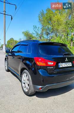 Внедорожник / Кроссовер Mitsubishi Outlander Sport 2013 в 