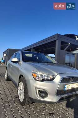 Внедорожник / Кроссовер Mitsubishi Outlander Sport 2012 в 