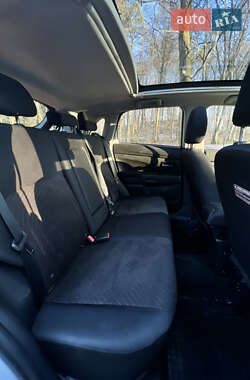 Позашляховик / Кросовер Mitsubishi Outlander Sport 2014 в 