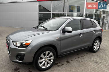Внедорожник / Кроссовер Mitsubishi Outlander Sport 2015 в 