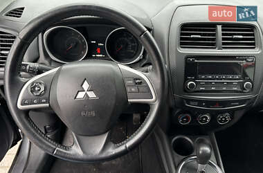 Внедорожник / Кроссовер Mitsubishi Outlander Sport 2015 в 