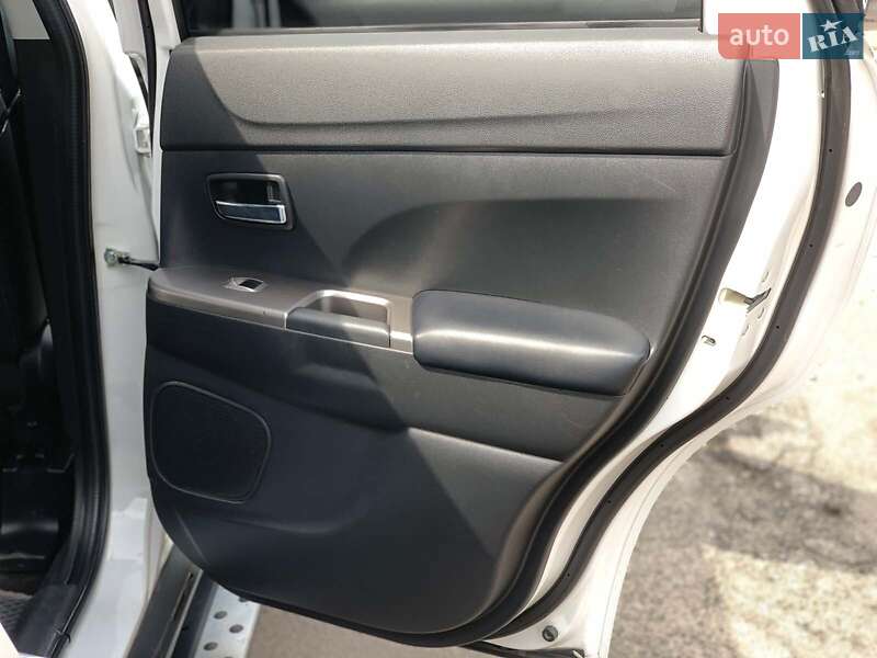 Внедорожник / Кроссовер Mitsubishi Outlander Sport 2018 в Виннице
