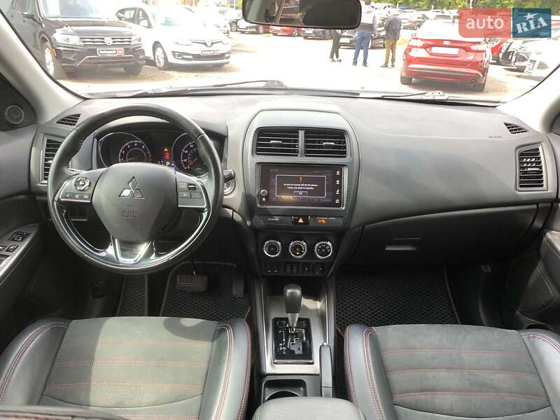 Внедорожник / Кроссовер Mitsubishi Outlander Sport 2018 в Виннице