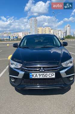 Позашляховик / Кросовер Mitsubishi Outlander Sport 2017 в 