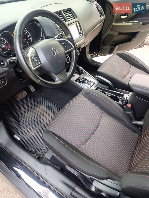 Внедорожник / Кроссовер Mitsubishi Outlander Sport 2019 в Полтаве фото 11 Внедорожник / Кроссовер Mitsubishi Outlander Sport 2019 в Полтаве