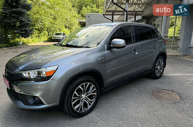 Внедорожник / Кроссовер Mitsubishi Outlander Sport 2016 в 
