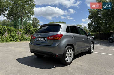 Внедорожник / Кроссовер Mitsubishi Outlander Sport 2015 в 