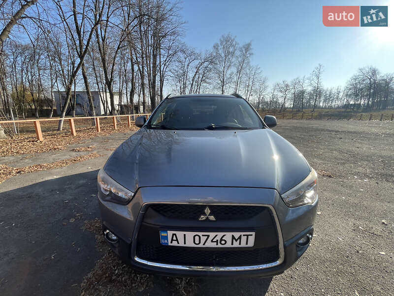 Внедорожник / Кроссовер Mitsubishi Outlander Sport 2011 в Звенигородке