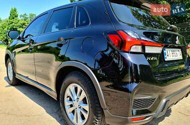 Внедорожник / Кроссовер Mitsubishi Outlander Sport 2021 в 