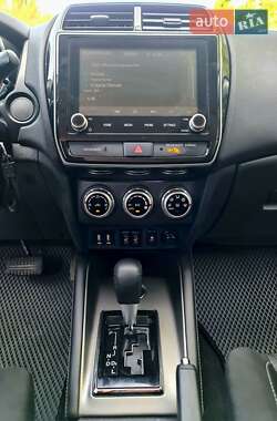 Внедорожник / Кроссовер Mitsubishi Outlander Sport 2021 в 