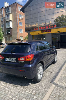 Внедорожник / Кроссовер Mitsubishi Outlander Sport 2011 в Харькове