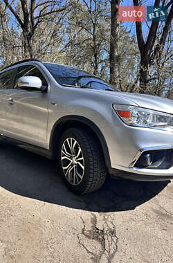 Позашляховик / Кросовер Mitsubishi Outlander Sport 2016 в Черкасах