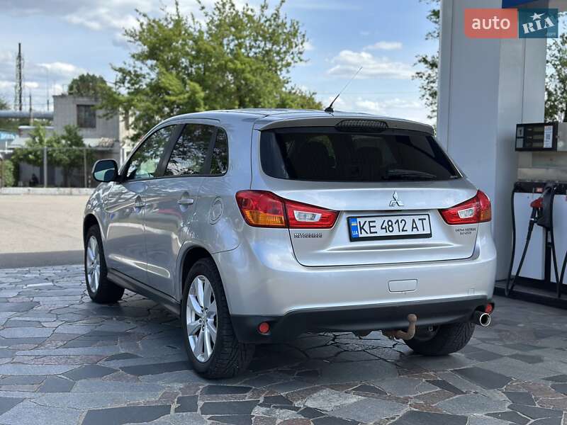 Внедорожник / Кроссовер Mitsubishi Outlander Sport 2015 в Днепре