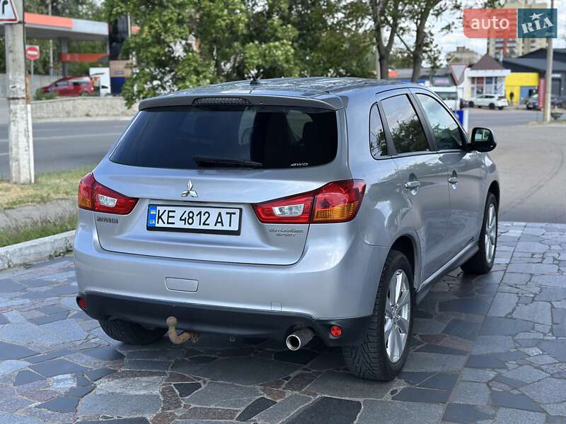 Внедорожник / Кроссовер Mitsubishi Outlander Sport 2015 в Днепре