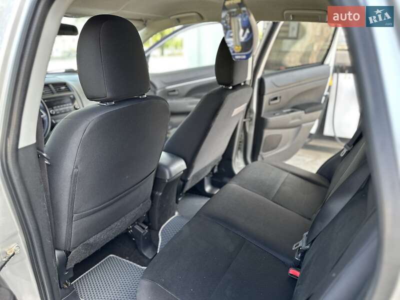Внедорожник / Кроссовер Mitsubishi Outlander Sport 2015 в Днепре