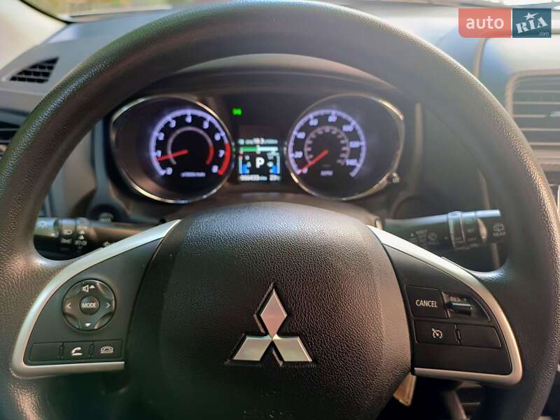 Позашляховик / Кросовер Mitsubishi Outlander Sport 2018 в Львові