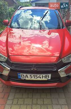 Позашляховик / Кросовер Mitsubishi Outlander Sport 2016 в 