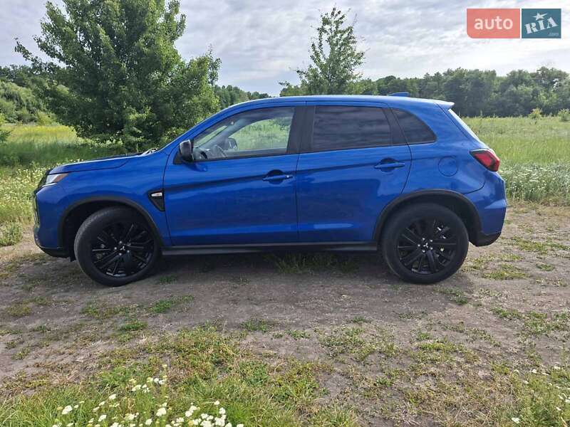 Внедорожник / Кроссовер Mitsubishi Outlander Sport 2020 в Ракитном